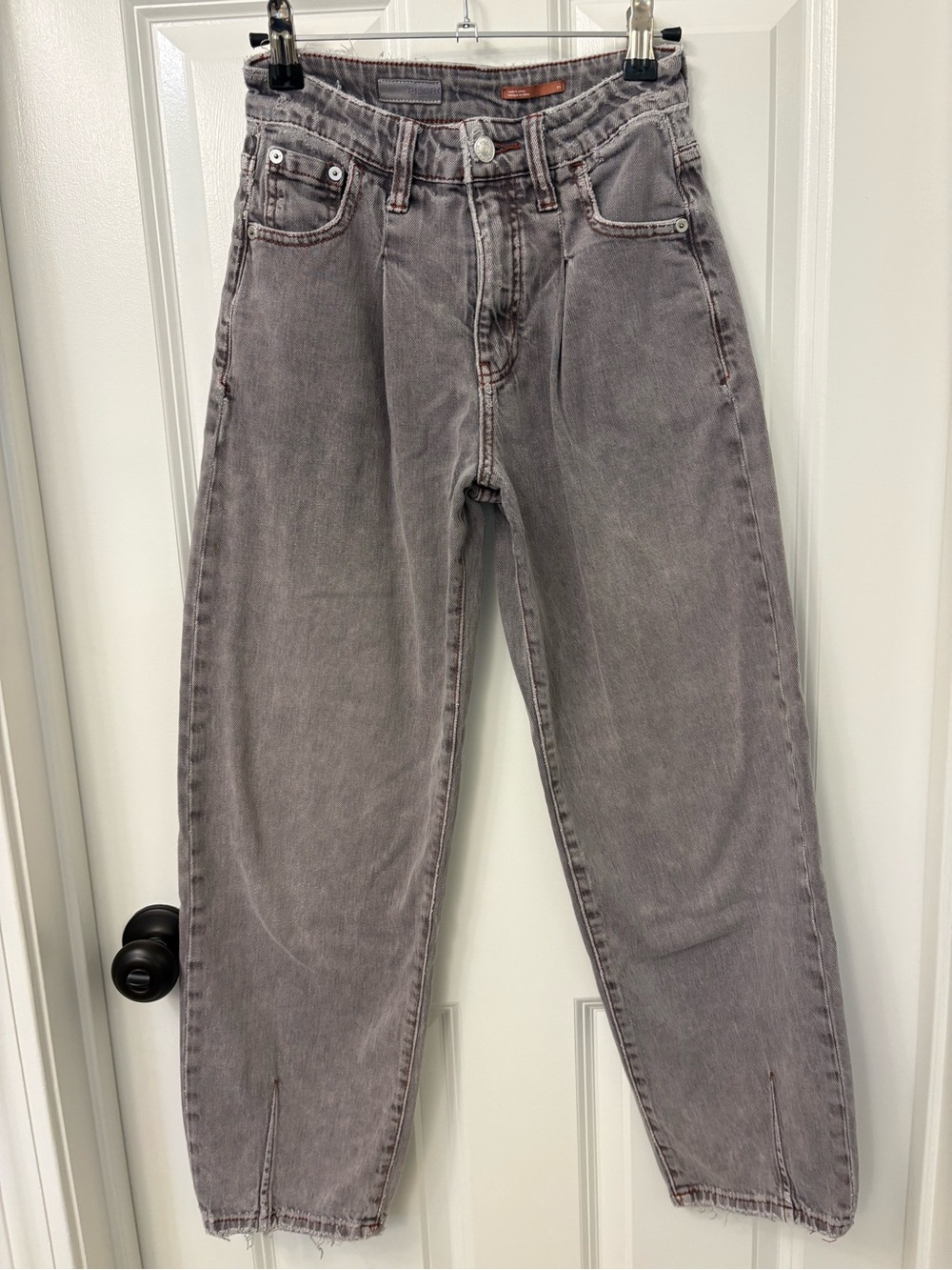 Pilcro Anthropologie Women’s Washed Gray Pleated Barrel Taper Jeans - Picture 15 of 15